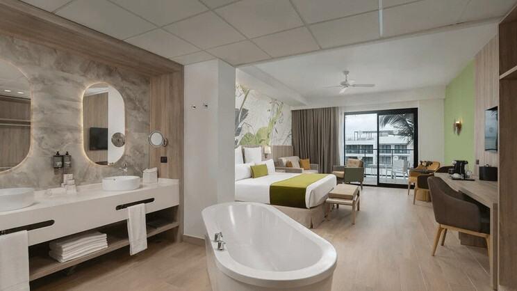 Junior Suite Swim Out